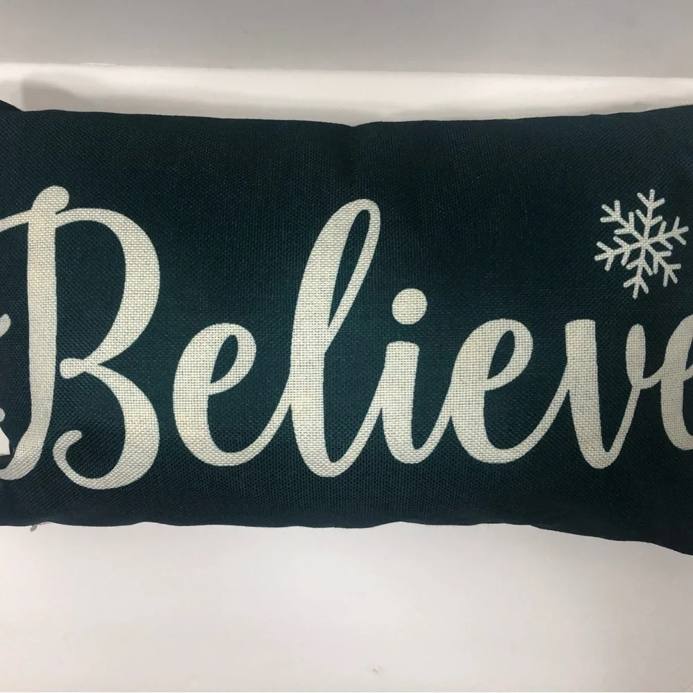 Throw Pillow “Believe”